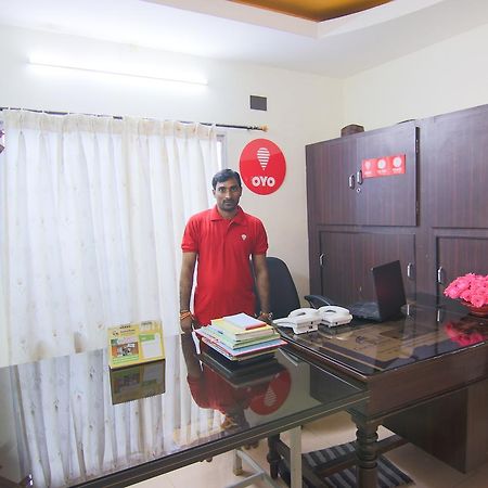 Oyo 9207 Chakri Guest House Visakhapatnam Ngoại thất bức ảnh