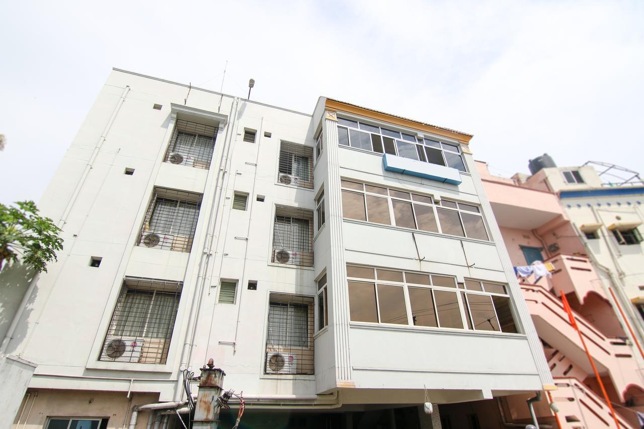 Oyo 9207 Chakri Guest House Visakhapatnam Ngoại thất bức ảnh