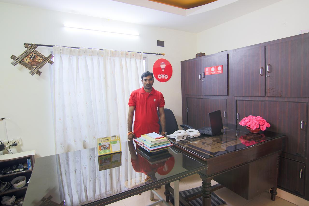 Oyo 9207 Chakri Guest House Visakhapatnam Ngoại thất bức ảnh